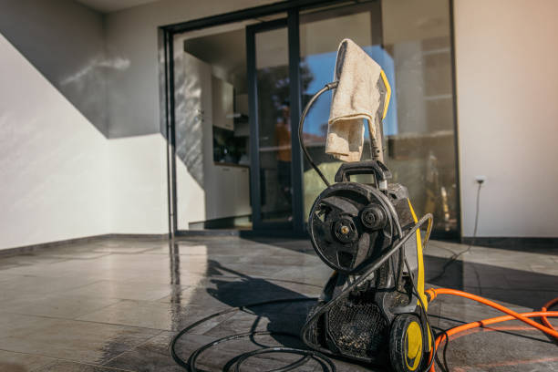 Best Pool Deck Cleaning in Iowa Colony, TX